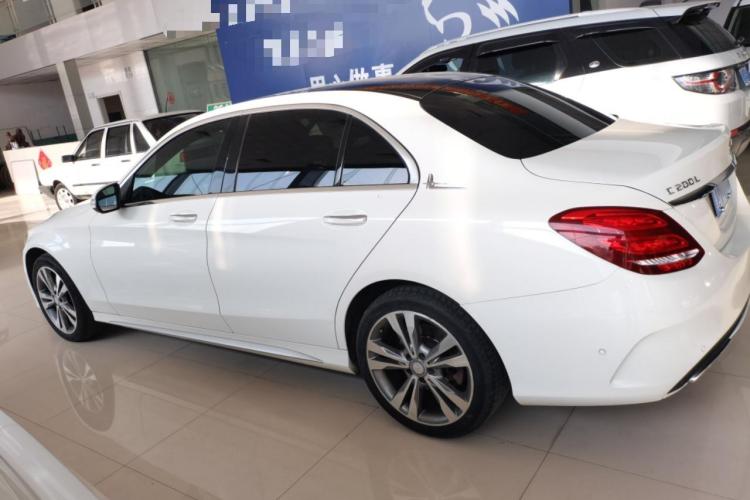 奔驰C级 2017款 改款 C 200 L 4MATIC 运动版车身外观4