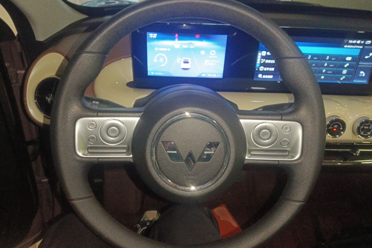 五菱汽车 五菱缤果 2023款 333km 悦享款中控内饰13