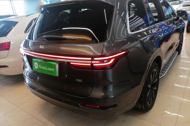 理想汽车 理想ONE 2020款 增程6座版车身外观7