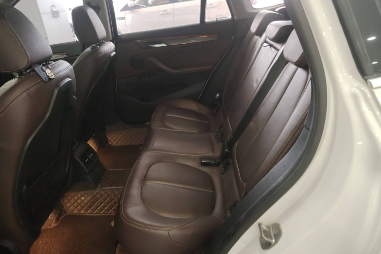 宝马X1 2019款 sDrive18Li 尊享型中控内饰7004