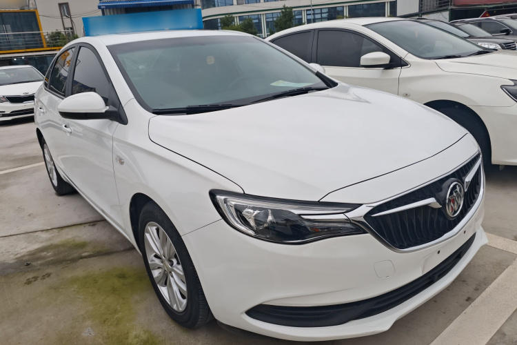 别克 英朗 2021款 改款 典范 1.5L 自动精英型车身外观3