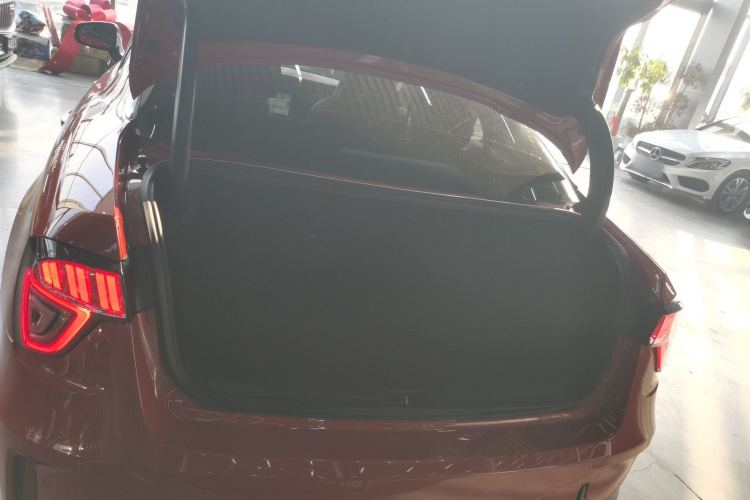 领克03 2020款 2.0TD 自动劲版机舱底盘23