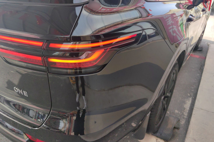 理想汽车 理想ONE 2021款 增程6座版车身外观9