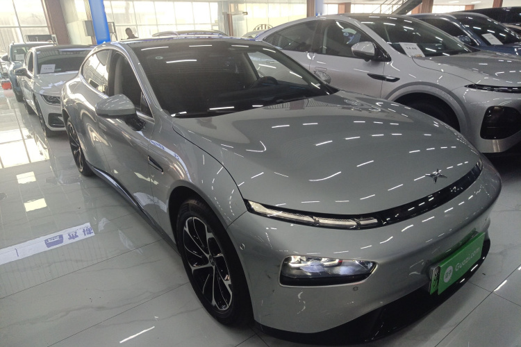 小鹏P7 2021款 480N车身外观3