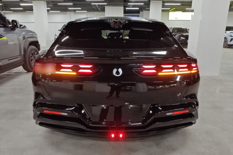 腾势Z9GT 2024款 1100四驱Ultra版车身外观6