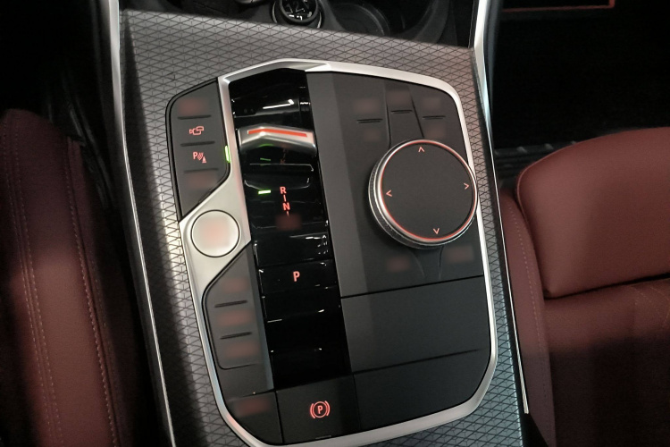 宝马3系 2025款 330Li M运动曜夜套装局部细节18