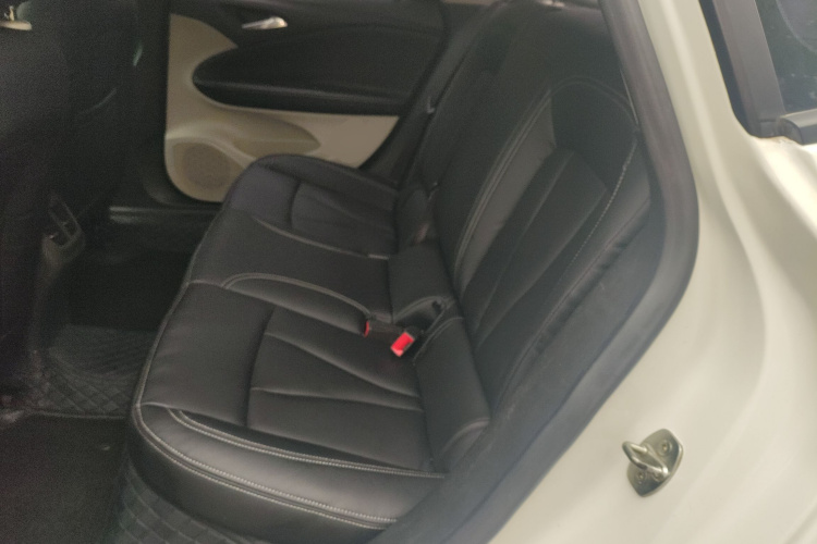 别克 威朗 2020款 15T 自动进取型中控内饰21