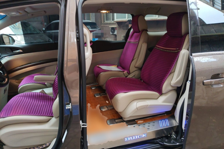 别克GL8 2023款 陆上公务舱 舒适型中控内饰21