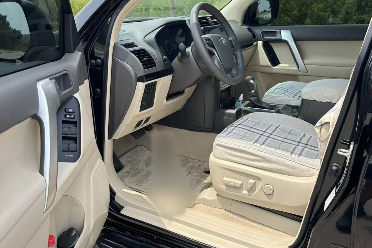 丰田 普拉多（平行进口）中控内饰7003