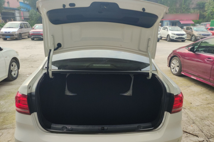 大众 2019款 朗逸启航 1.5L 手动舒适版 国VI机舱底盘23