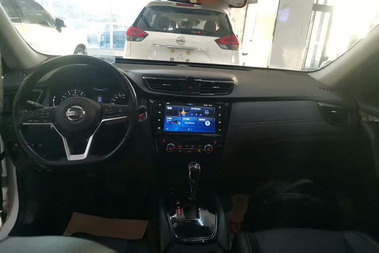 日产 奇骏 2020款  2.5L XL ITS CVT 4WD豪华领航版中控内饰12
