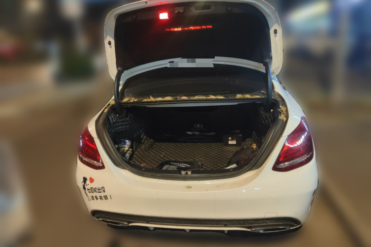 奔驰C级 2018款 C 200 L 运动版局部细节23