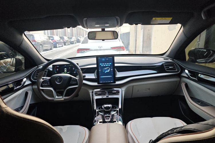 比亚迪 秦PLUS 2024款 荣耀版 EV 420KM领先型中控内饰12