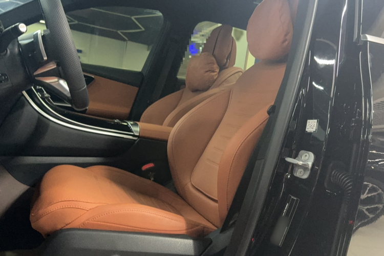 奔驰GLC 2025款 改款 GLC 300 L 4MATIC 动感型 5座中控内饰7001