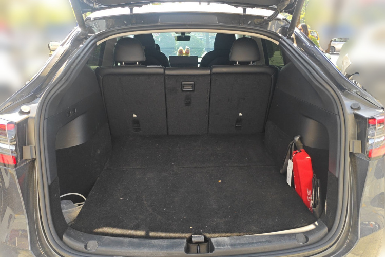 特斯拉 Model Y 2024款 后轮驱动版中控内饰23