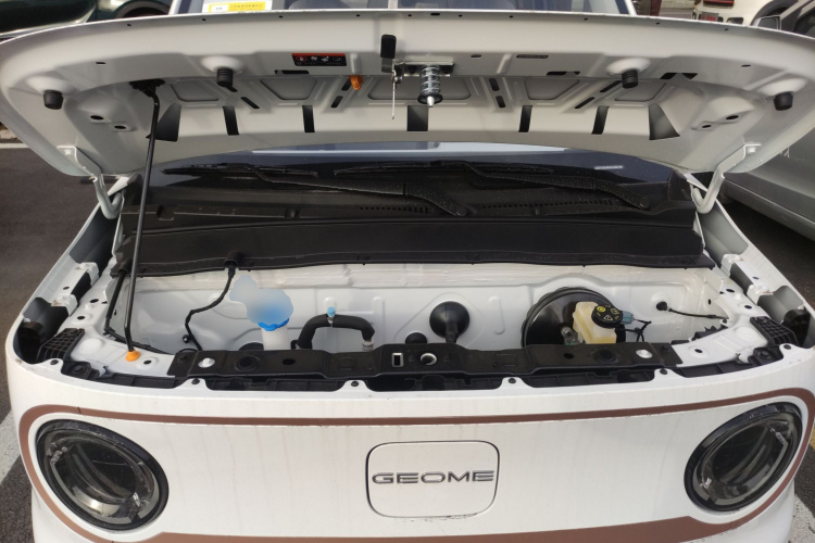 吉利银河 2024款 熊猫mini 200km 耐力熊机舱底盘24