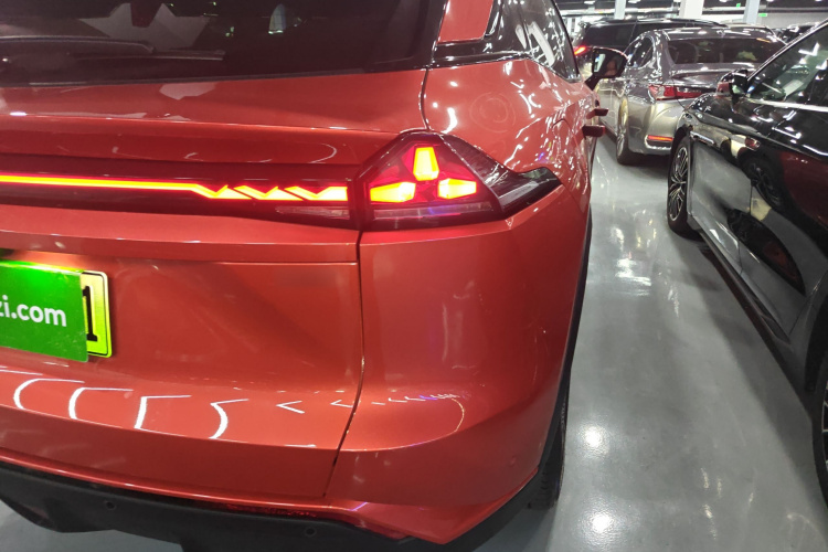 深蓝汽车 深蓝S07 2024款 215Max 乾崑智驾ADS SE增程版车身外观9