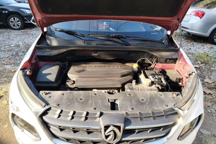 宝骏510 2017款 1.5L 手动豪华型机舱底盘24