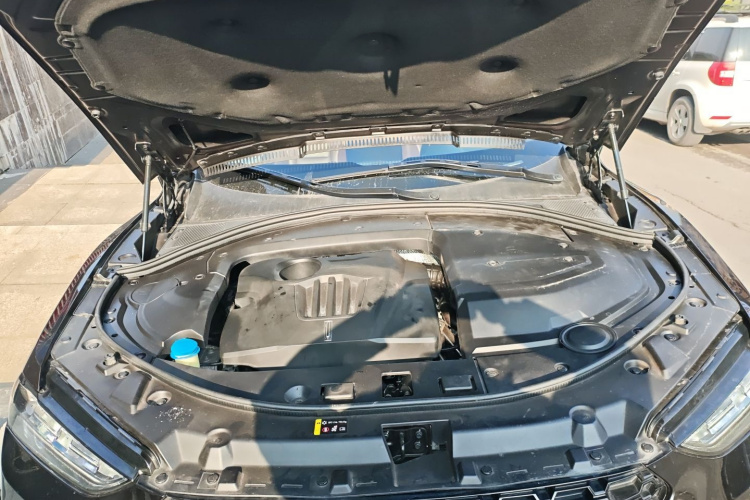 魏牌 VV7 2017款 2.0T 旗舰型机舱底盘24