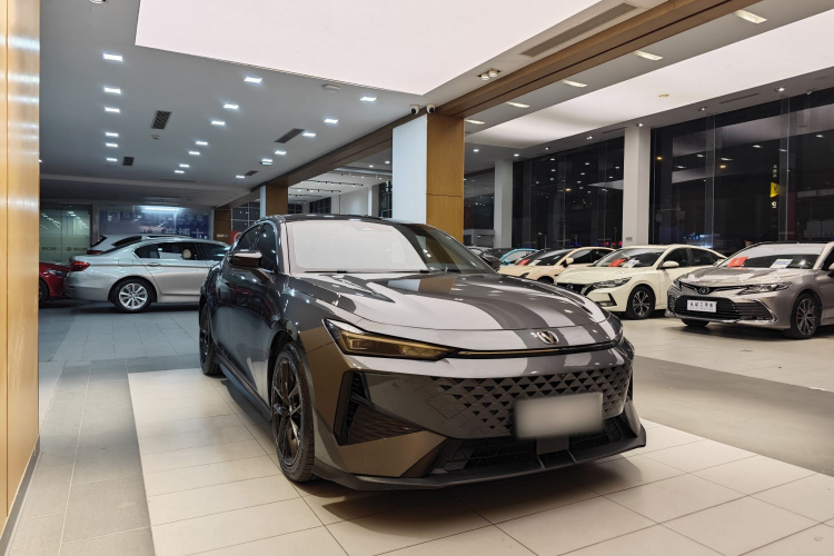 长安UNI-V 2024款 1.5T 尊贵型车身外观6013