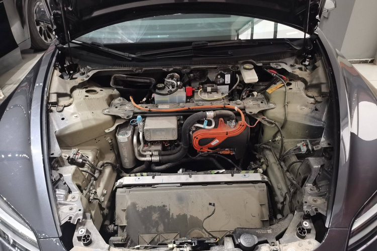 特斯拉 Model 3 2023款 后轮驱动版机舱底盘24