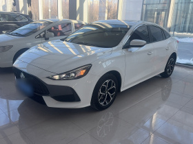 名爵 MG5 2022款 180DVVT CVT青春风尚版