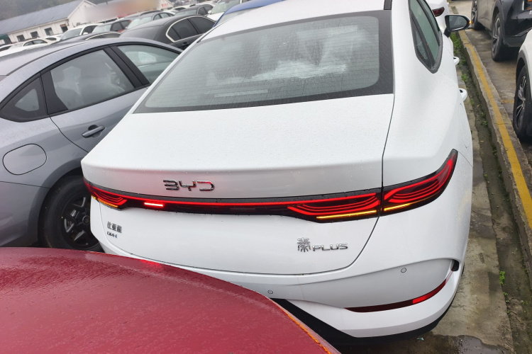 比亚迪 秦PLUS 2025款 DM-i 智驾版 55KM领先型车身外观6