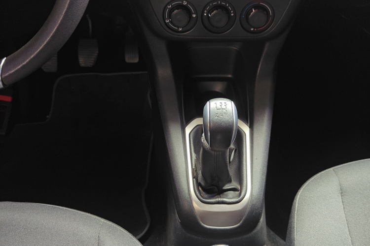 标致301 2014款 1.6L 手动舒适版局部细节18