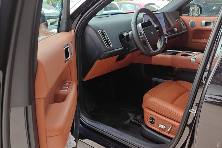 理想汽车 理想L6 2025款 Pro 智能焕新版中控内饰20