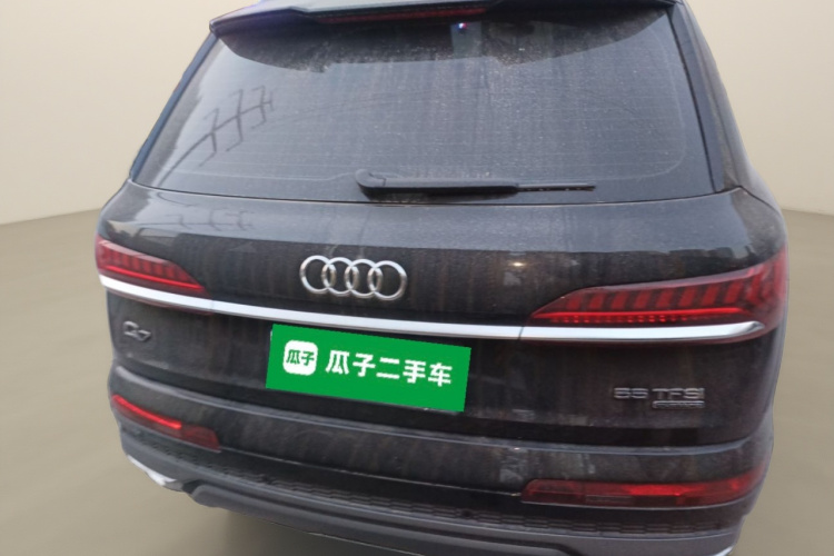 奥迪Q7 2023款 55 TFSI quattro S line运动型车身外观6