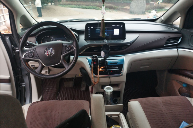 别克GL8 2021款 陆上公务舱 652T 尊贵型中控内饰12