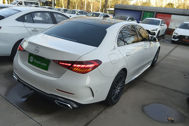 奔驰C级 2023款 改款 C 200 L 运动版车身外观7