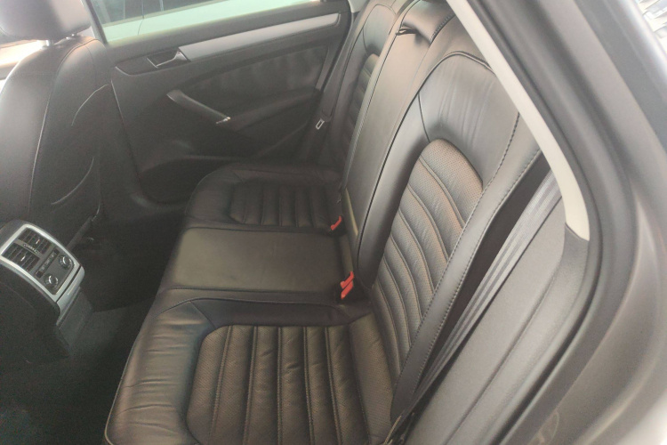 大众 帕萨特 2013款 2.0TSI DSG御尊版中控内饰7001