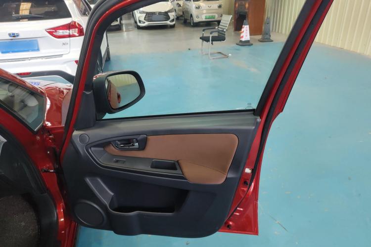 铃木 天语 SX4 2013款 1.6L 自动酷锐型中控内饰7005