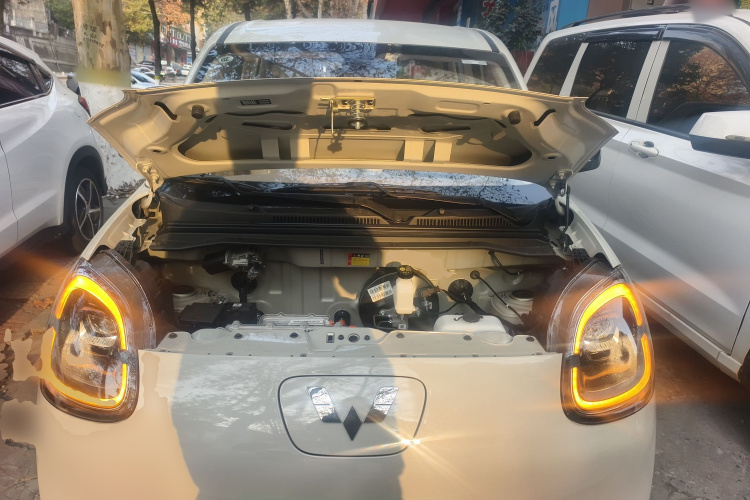 五菱汽车 宏光MINIEV 2025款 四门版 进阶款机舱底盘24