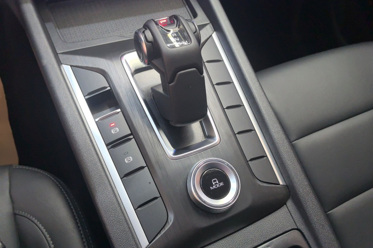 长城 炮 2023款 2.0T商用版自动柴油四驱精英型长箱GW4D20M局部细节18