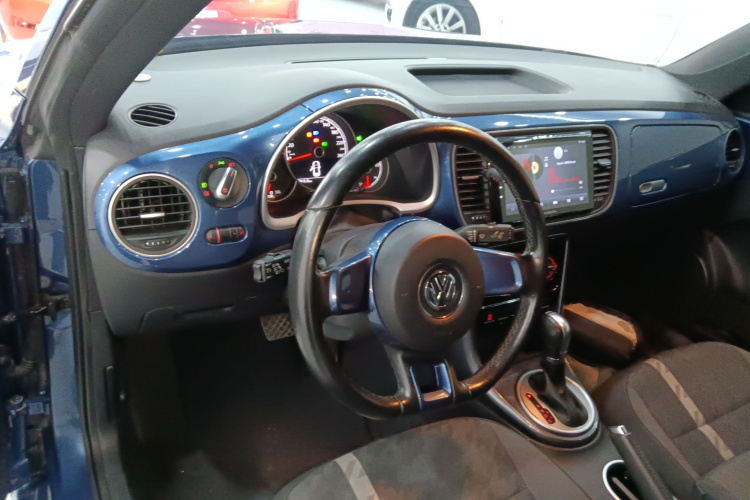 大众 甲壳虫 2018款 180TSI 宜乐型中控内饰12