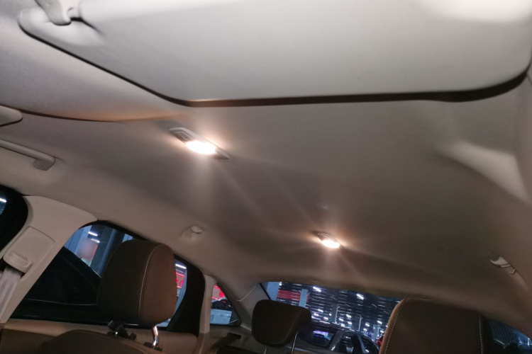 福特 福克斯 2012款 三厢 1.6L 手动舒适型中控内饰22