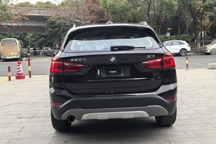 宝马X1 2016款 sDrive18Li 豪华型车身外观6006