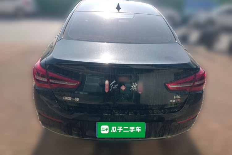 红旗H5 2022款 经典款 改款 1.5T DCT旗韵版车身外观6