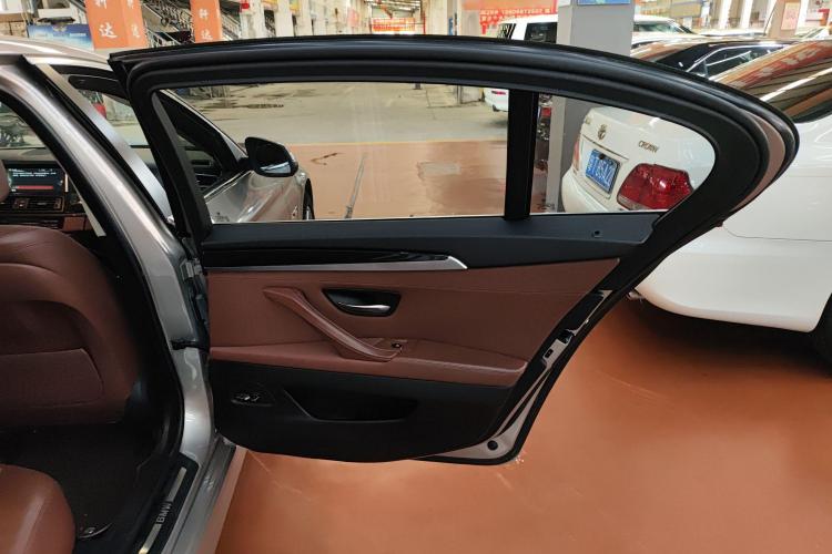 宝马5系 2014款 520Li 典雅型中控内饰45