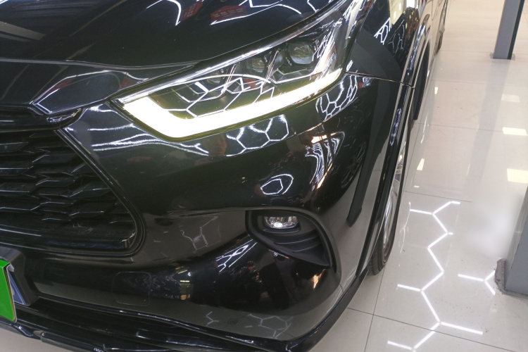 丰田 汉兰达 2022款 双擎 2.5L 四驱尊贵版 7座局部细节36