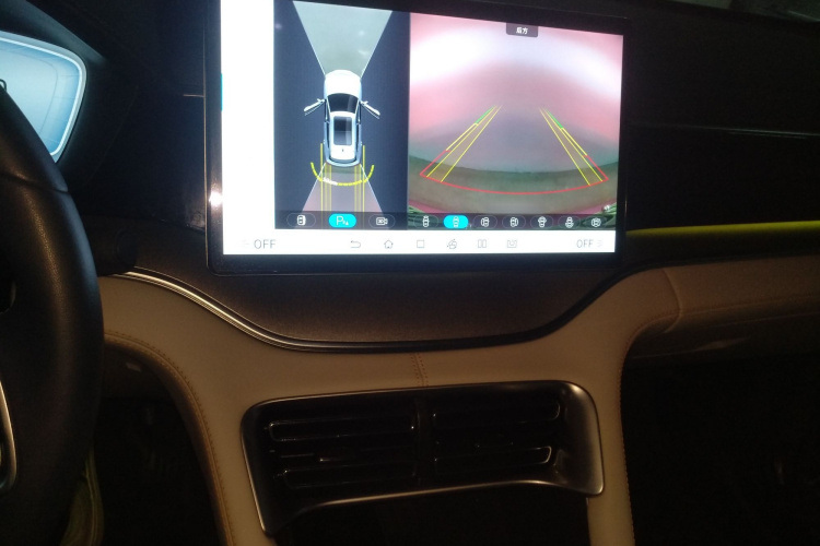 比亚迪 宋PLUS新能源 2023款 冠军版 DM-i 110KM 旗舰PLUS局部细节16