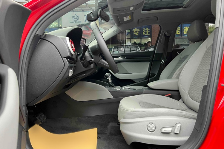 奥迪A3 2020款 Limousine 35 TFSI 时尚型 国VI中控内饰7007