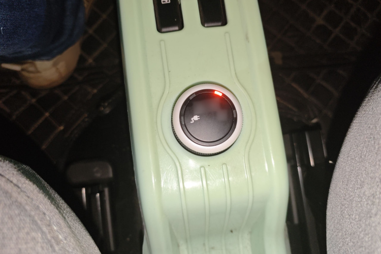 五菱汽车 宏光MINIEV 2021款 马卡龙时尚款 三元锂局部细节18