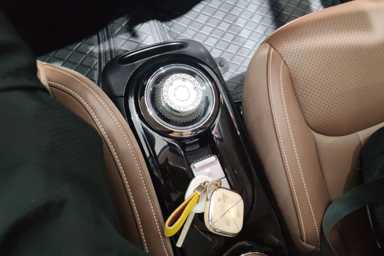 五菱汽车 五菱缤果 2023款 333km 灵犀互联+款局部细节18