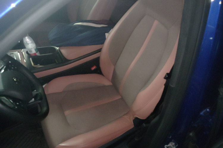 蔚来EC6 2020款 605KM 运动版局部细节19