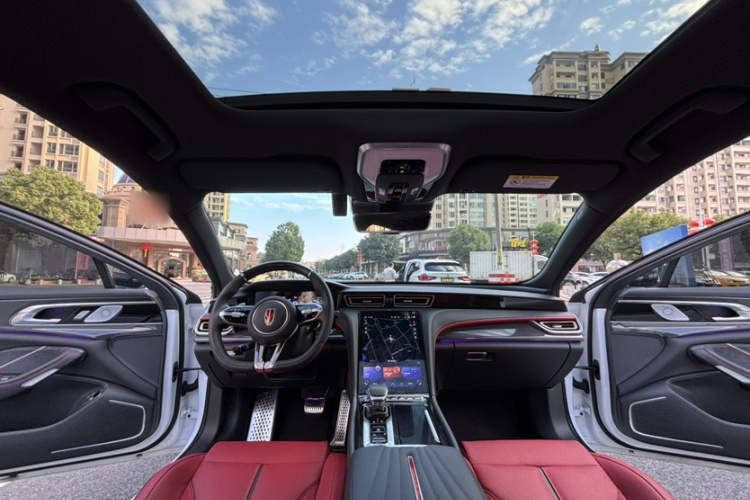 红旗H6 2023款 2.0T 致尚版中控内饰7010