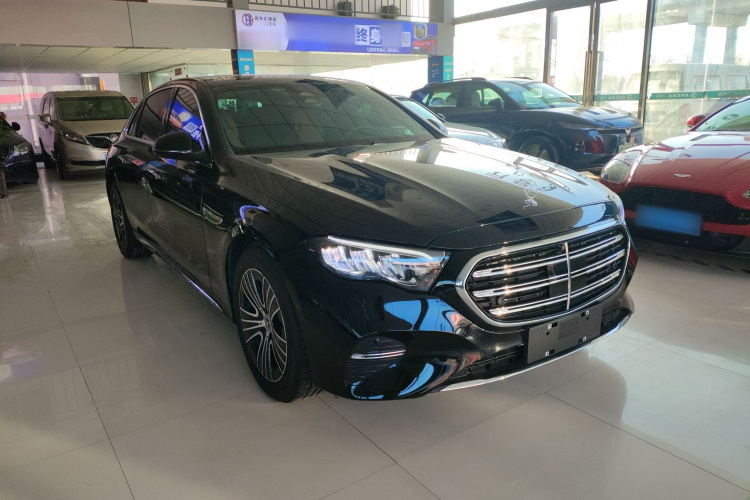 奔驰E级 2025款 改款 E 260 L车身外观3