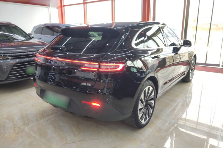 鸿蒙智行 问界M5 2022款 增程四驱性能版车身外观7